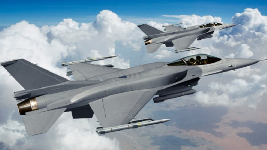 България получи офертата за вторите 8 самолета F-16