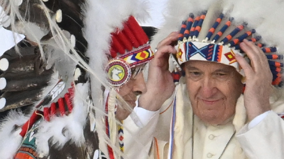 Папата се извини за унищожителната  политика на Канада спрямо коренното население