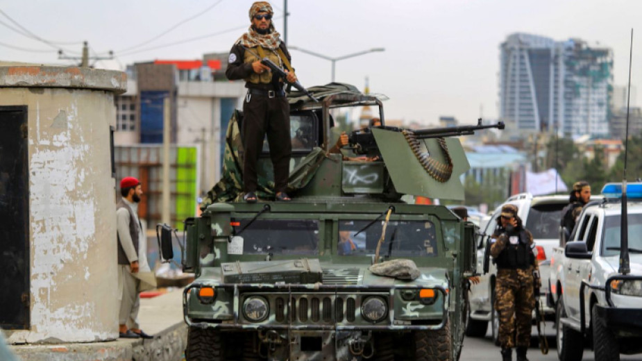 Най-малко 21 убити и 33-ма ранени при експлозия в джамия в Кабул