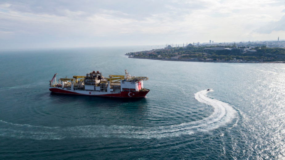 Турция изпраща нов сондажен кораб да търси нефт и газ в Средиземно море