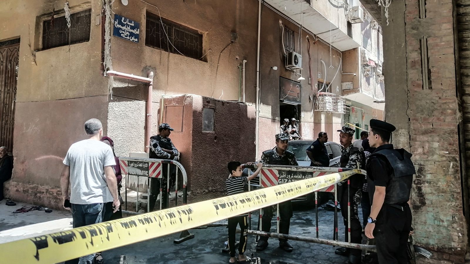 41 души са загинали при пожар в коптска църква в Гиза
