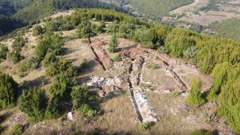Иманяри са унищожили напълно некропол на над 6000 г. край Дъбница
