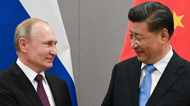 Путин присъства на военни учения с китайски сили