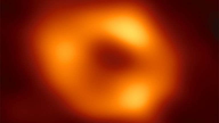 Черната дупка в центъра на Млечния път е образувала балон от газ