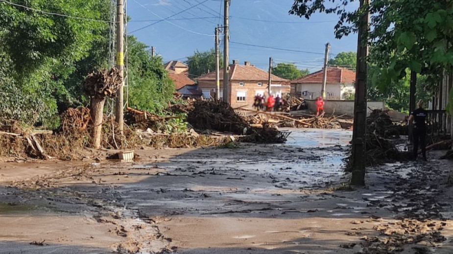 Започна отстраняването на щетите от наводненията в Богдан и Каравелово