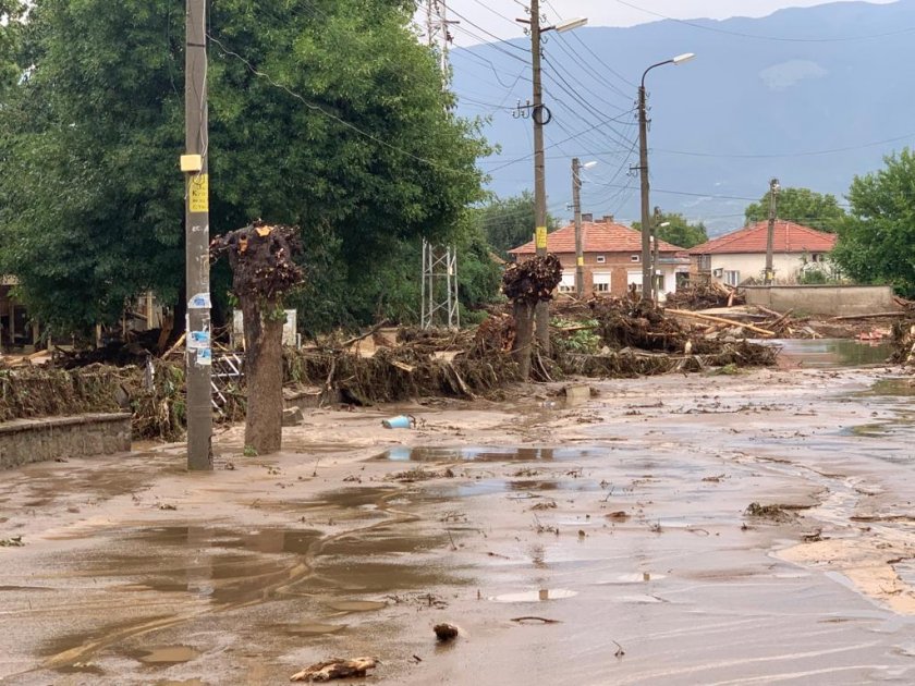 200 са наводнените къщи в Карловско след тежките порои