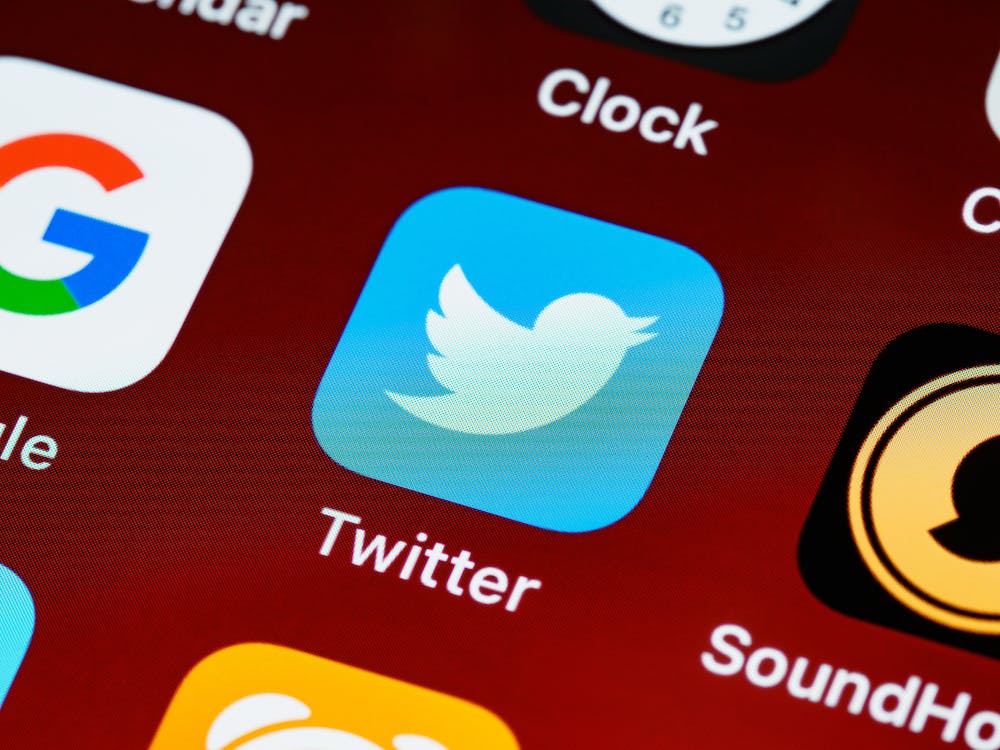 Twitter губи най-активните си потребители