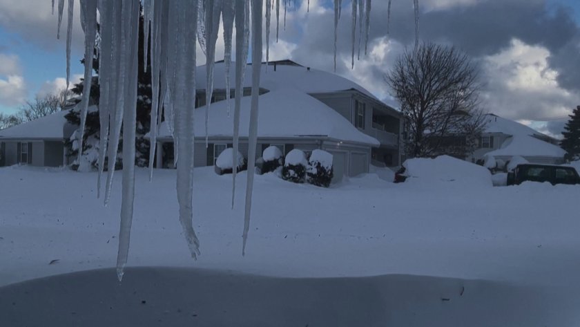 Снежна покривка от  2 м. в щата Ню Йорк