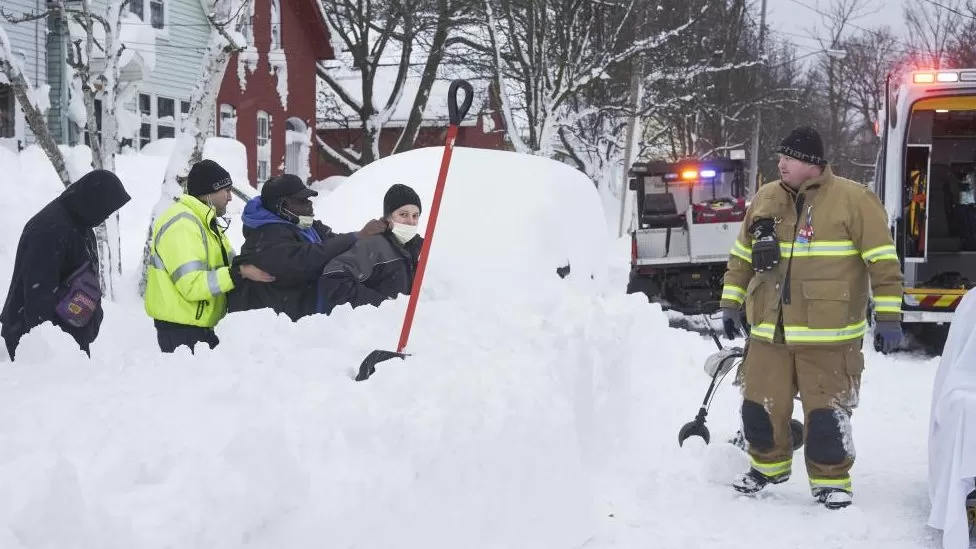Гигантската снежна буря в САЩ взе над 60 жертви – видео