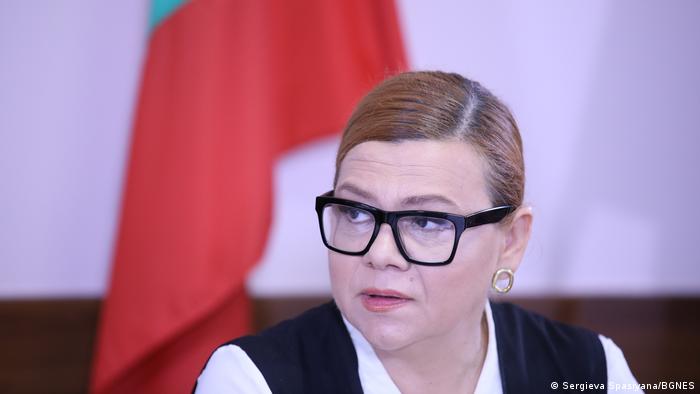 Председателката на СЕМ оцеля след вот за оставката й