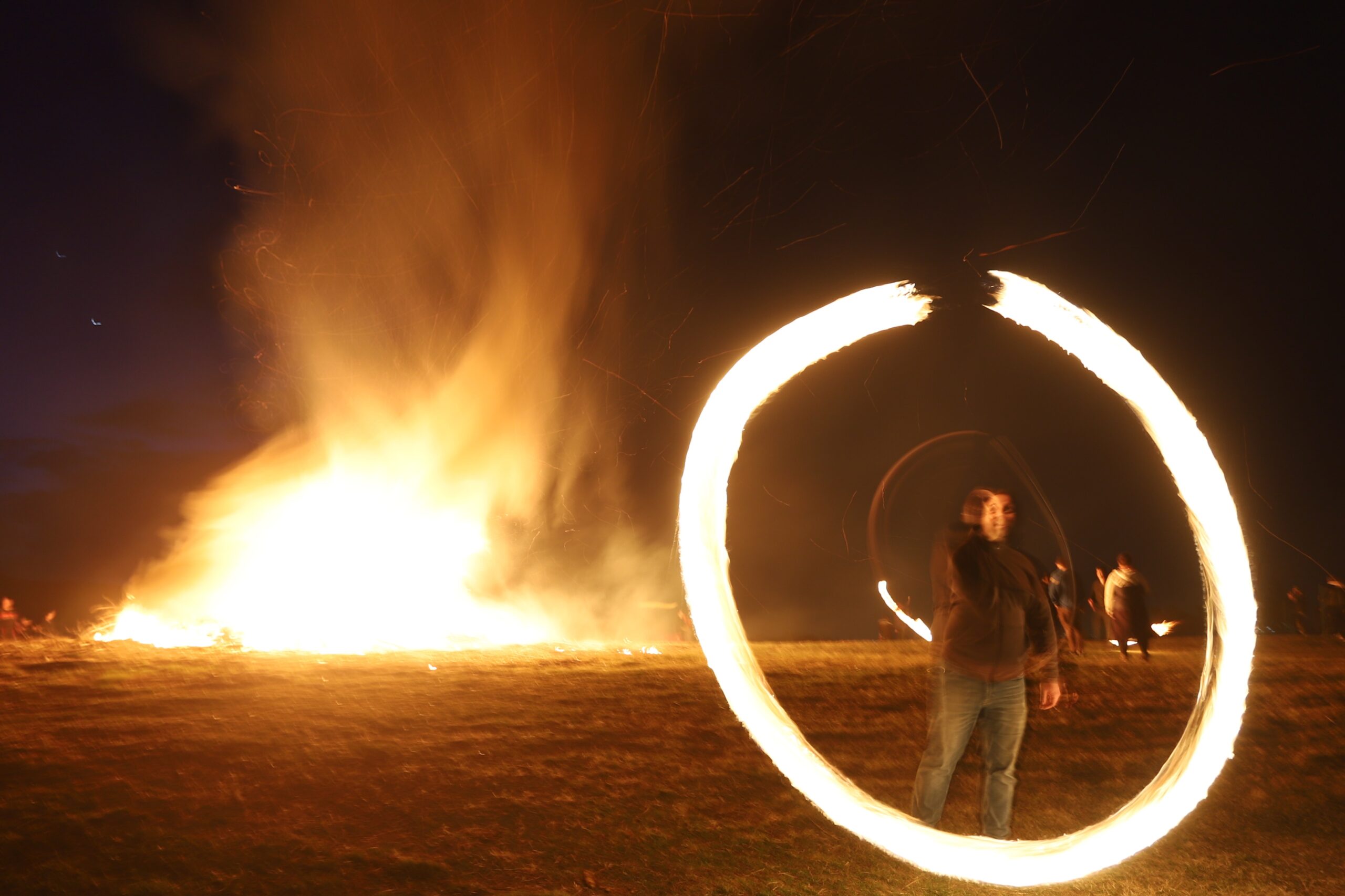 С голям празничен огън село Лозен отпразнува Сирни Заговезни – видео
