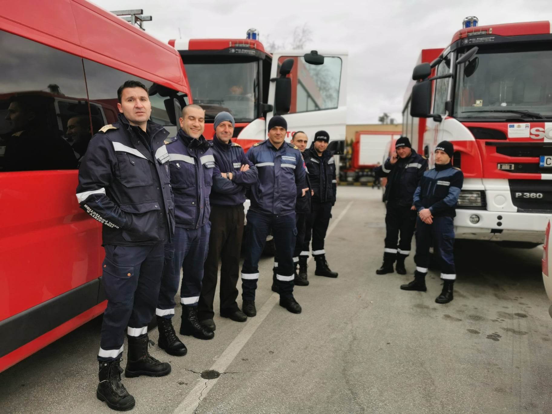 58 опитни български спасители и пожарникари отпътуваха за Турция