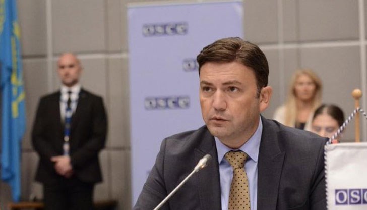 Буяр Османи поиска среща с представителите на македонските българи