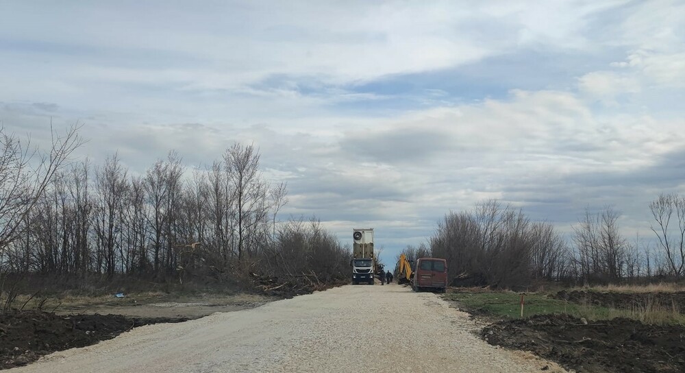 В община Ружинци напредва рехабилитацията на пътя за с. Черно поле