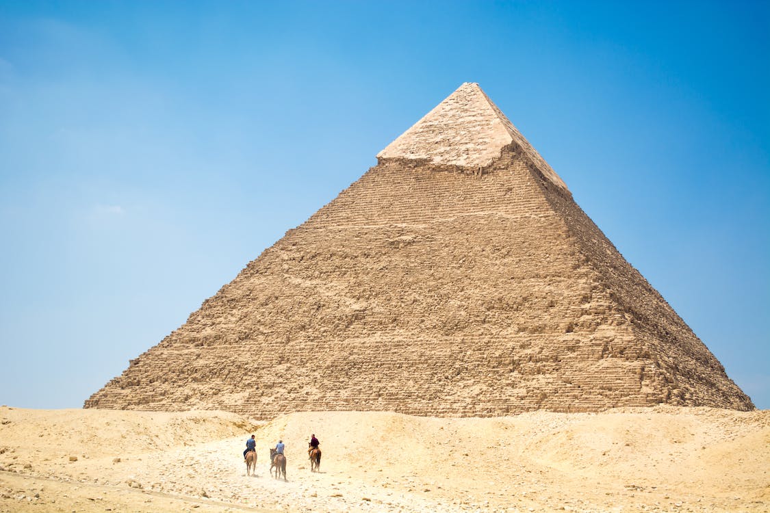Открит е нов коридор в Хеопсовата пирамида в Египет