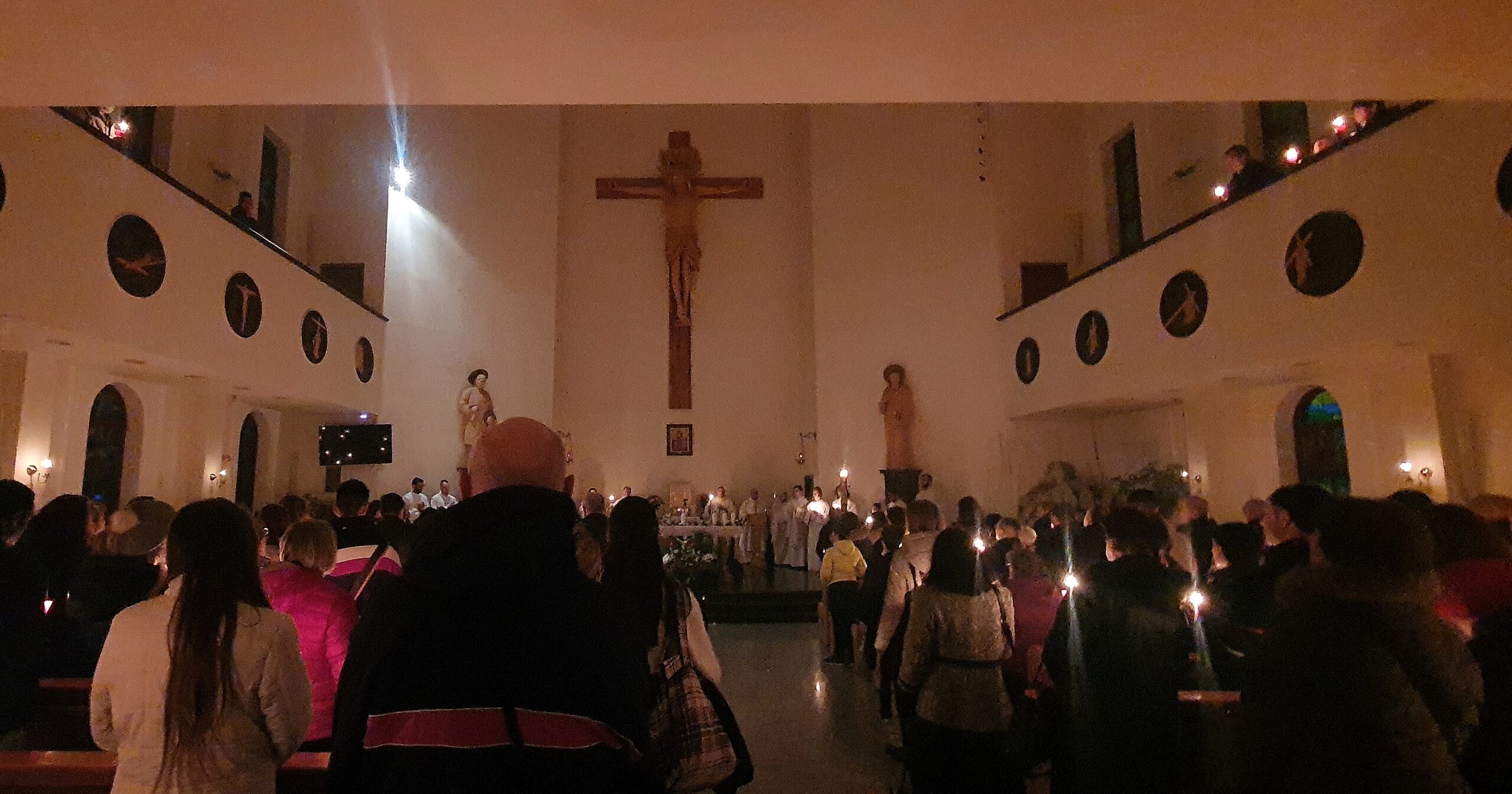 Католиците в България посрещнаха Великден – видео