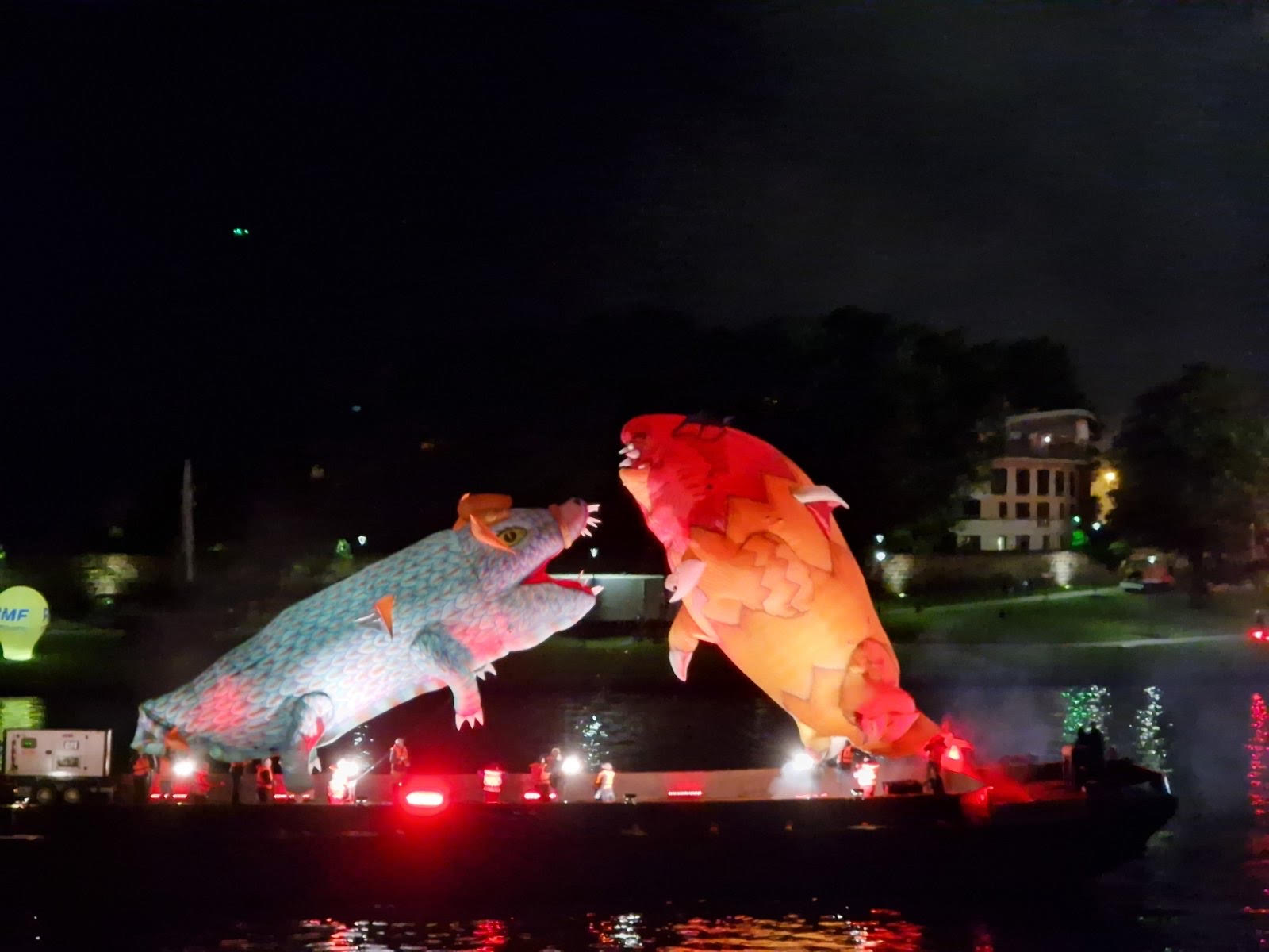 Есклузивно: Големият драконов уикенд в Краков – снимки и видео