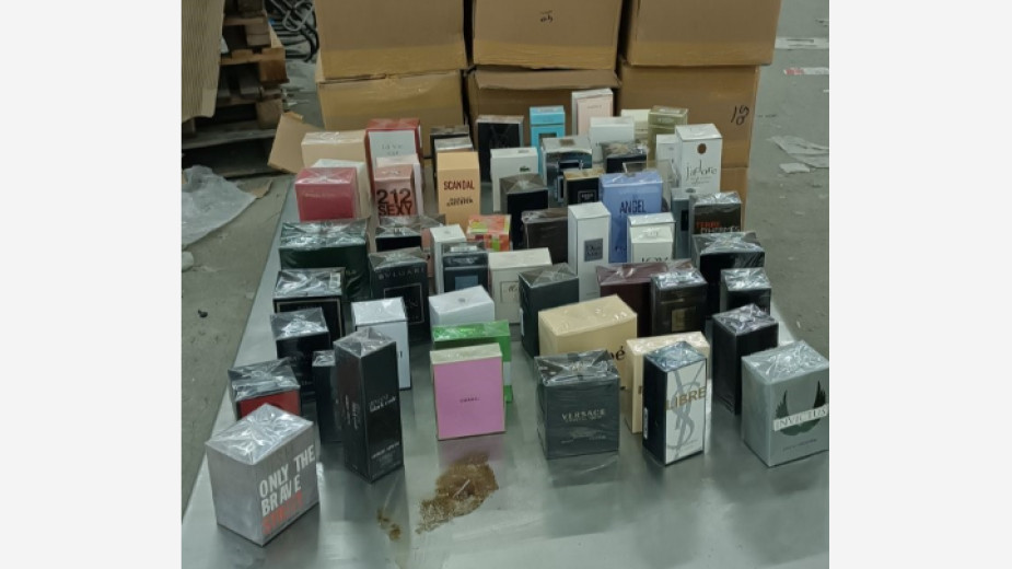 Откриха над 3700 „маркови“ парфюма при проверка на Дунав мост 2