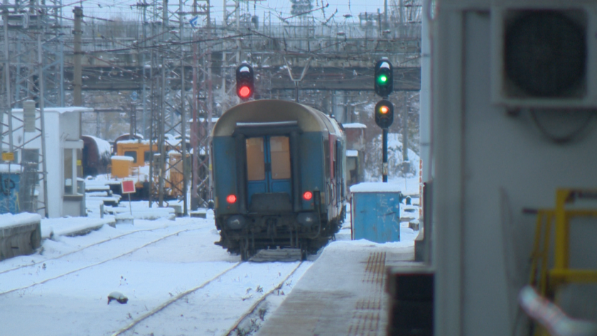 234 отменени и 217 закъснели влакове заради снега миналата седмица