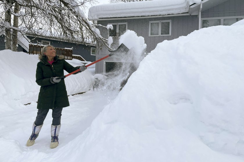 Три метра сняг е натрупал в Аляска тази зима