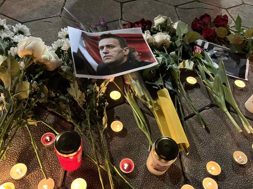 Протест пред Руското посолство в София след смъртта на Навални