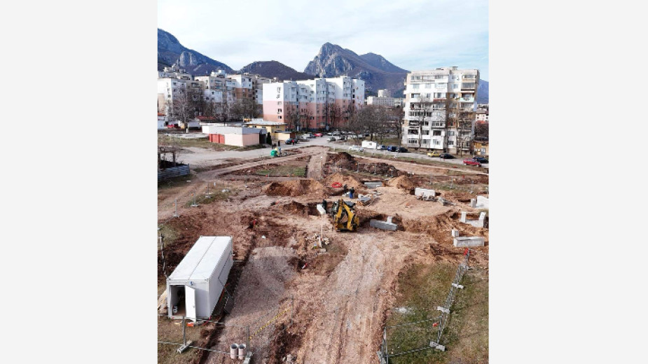 Напредва изграждането на модерен парк във врачански квартал